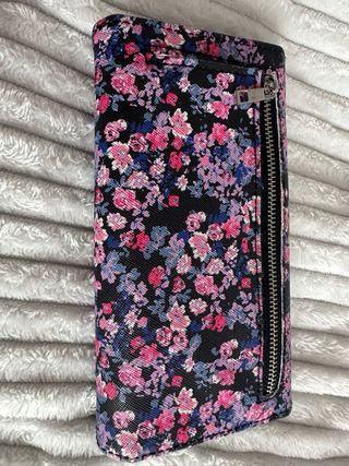 Porta-moedas e porta-telemóvel