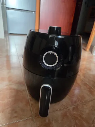 Freidora de Aire Thulos 2L TH-FR2505