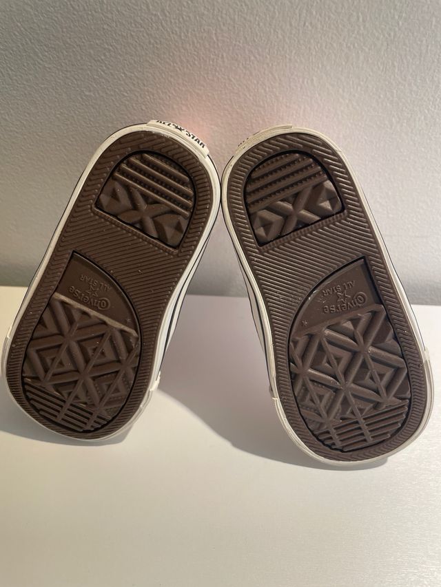 Converse rosas flores y abejas T22