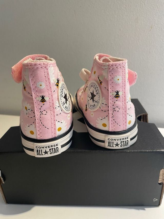 Converse rosas flores y abejas T22