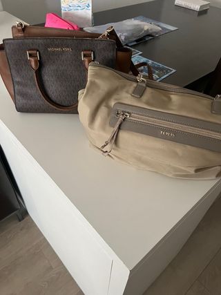 Bolsos Michael Kors y Tous