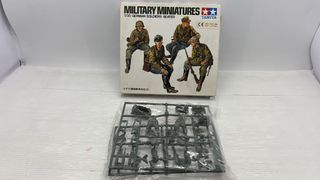 TAM35109 Tamiya German Soldiers Seated 1/35