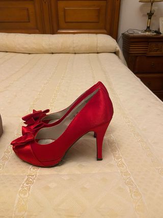 Zapato tacón rojo con lazo Talla 37