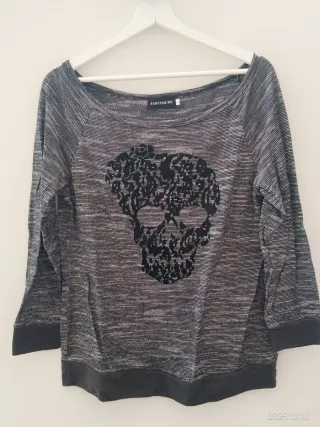 Camiseta hombros descubiertos con calavera Talla L