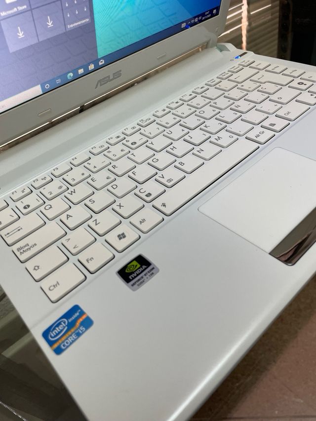 Portátil Asus Intel i5 500GB