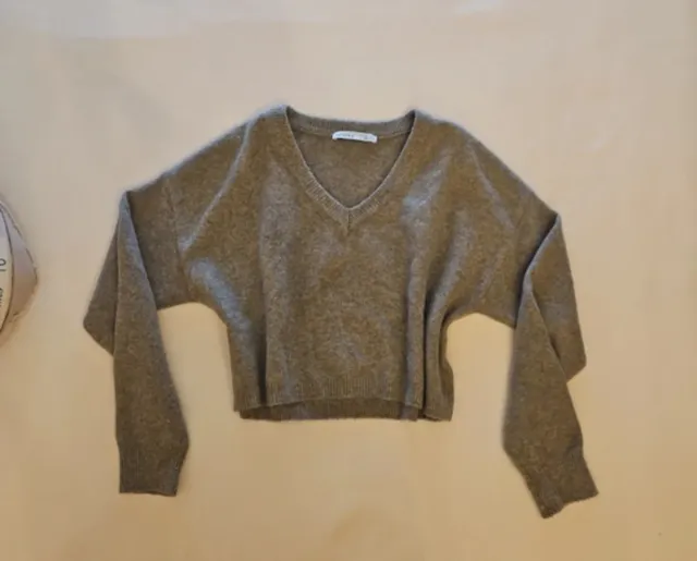 Jersey top de lana cuello pico gris