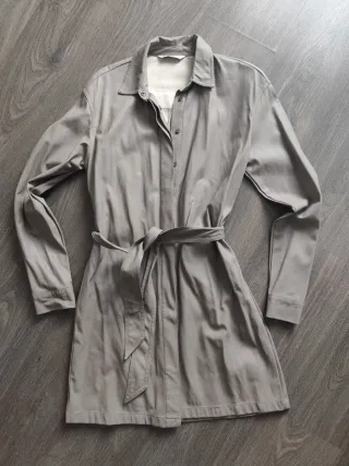 Gabardina Stradivarius Gris Talla S