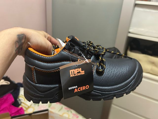 Botas de seguridad MPL Talla 42 precio negociable