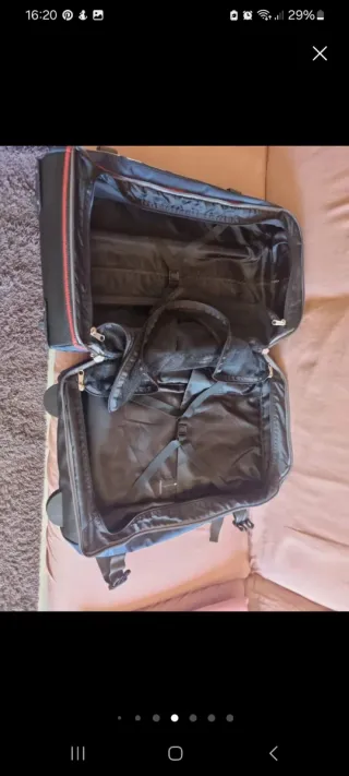 Maleta de viaje azul y gris