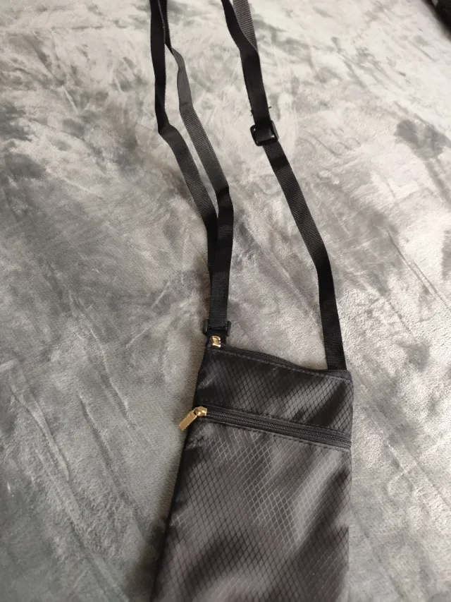 Borsetta porta cellulare nera