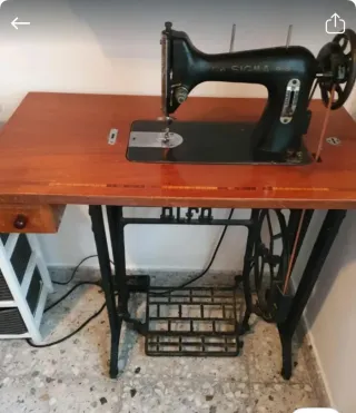 Máquina de coser Sigma a pedal