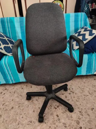 Sedia da ufficio girevole in tessuto