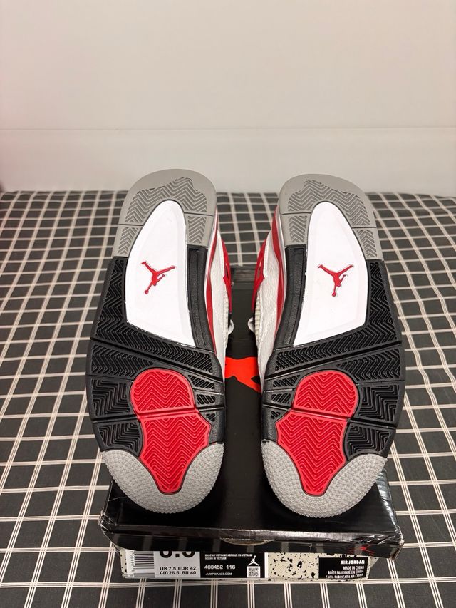 Jordan 4 Retro Roja y Blanca
