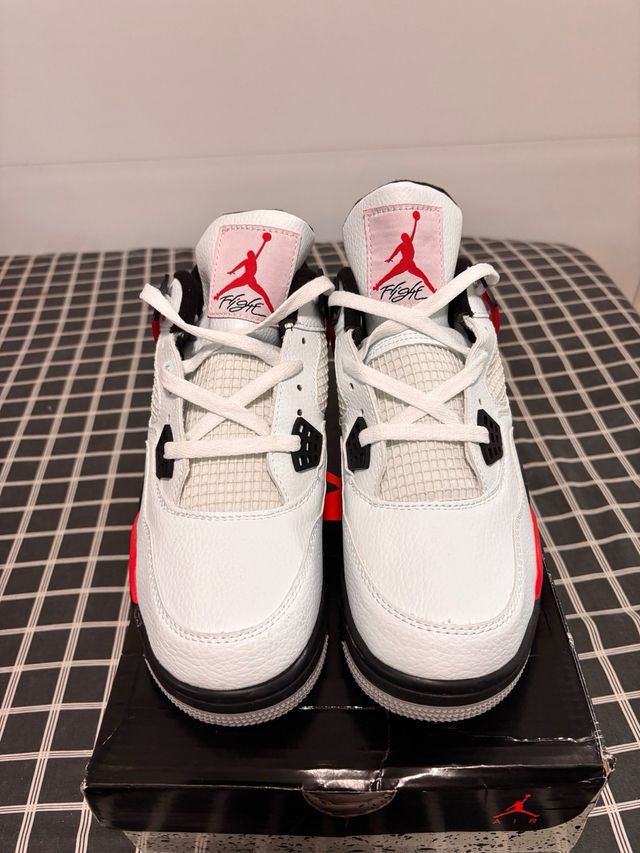 Jordan 4 Retro Roja y Blanca