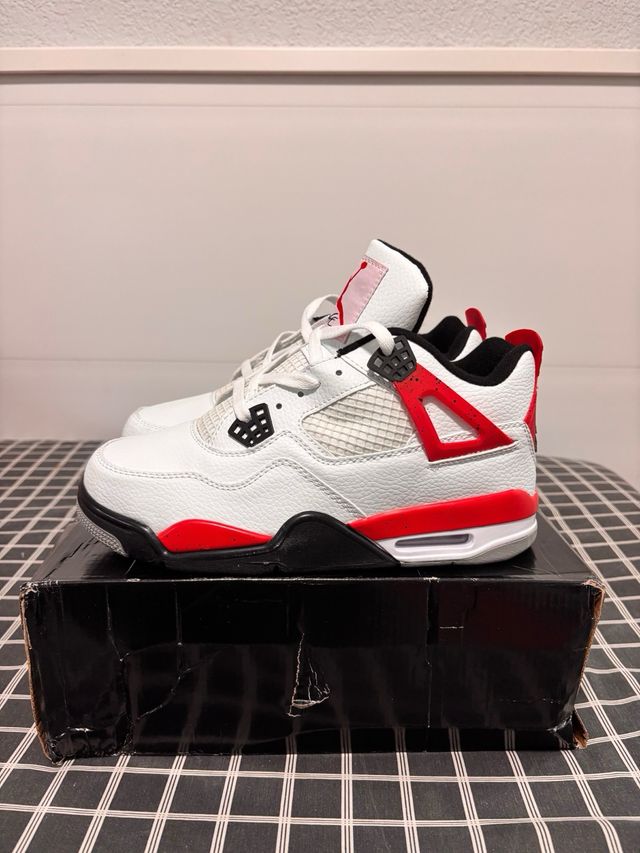 Jordan 4 Retro Roja y Blanca