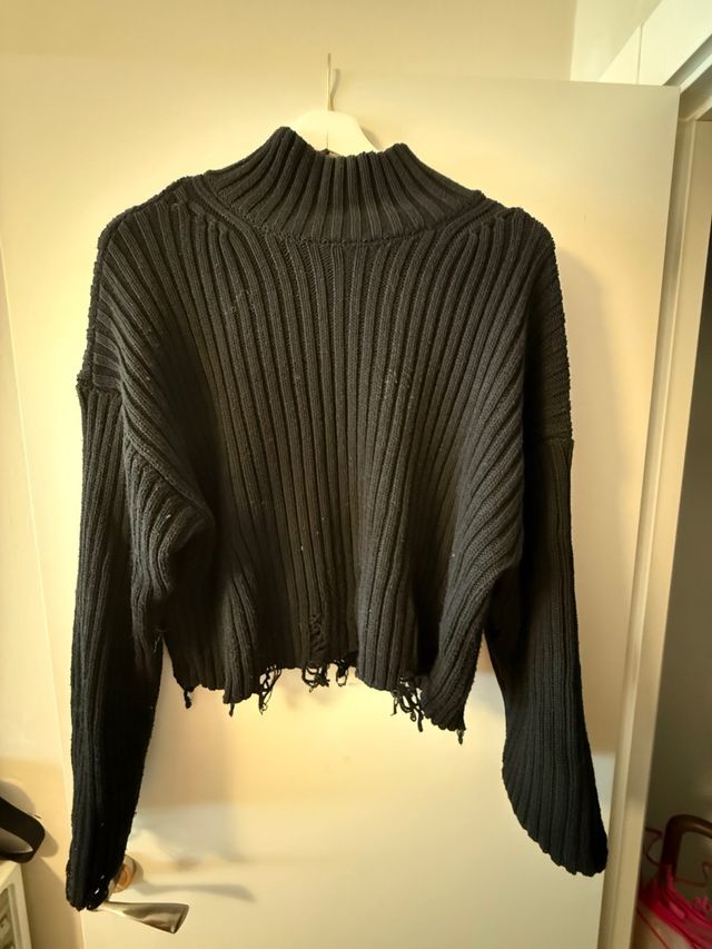 Jersey negro crop top desgastado