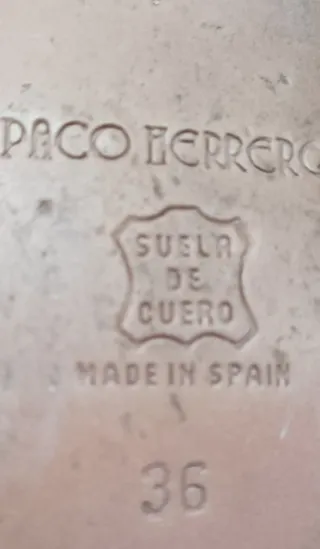 Zapatos de piel de ante negro con suela de cuero