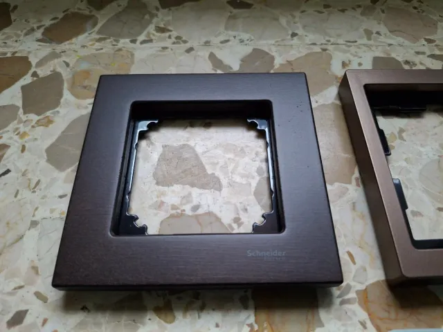 Mecanismos y marcos Schneider Electric Alta Gama