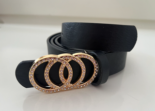 Lote 2 cinturones negros con hebilla dorada