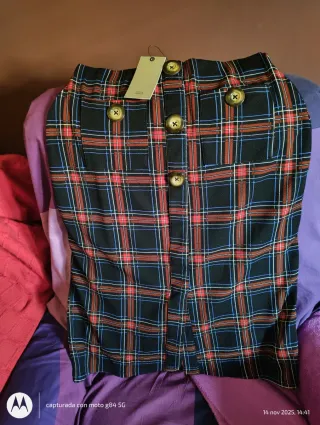 Falda Sfera cuadros botones