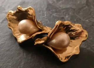 Pendientes Yves Saint Laurent "Cala" Perla Dorados