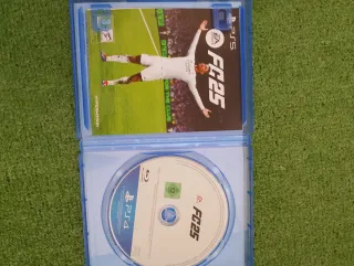 PlayStation 4 Slim con 5 giochi