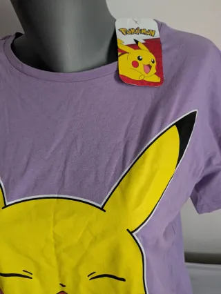 Camiseta Pokémon Pikachu Talla M y L Morada