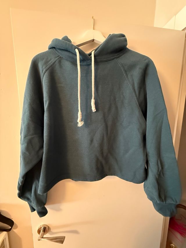 Sudadera verde con cordones