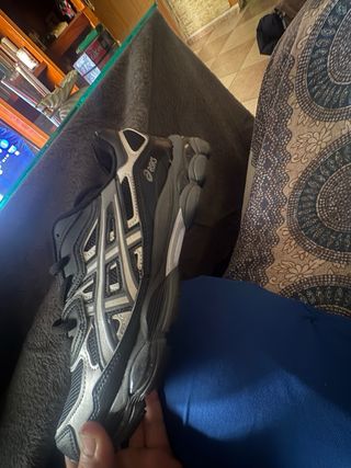 Tenis Asics Nuevos Negro/Plata