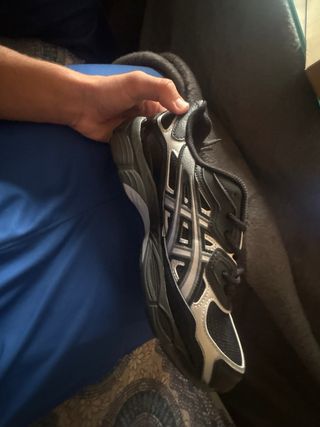 Tenis Asics Nuevos Negro/Plata