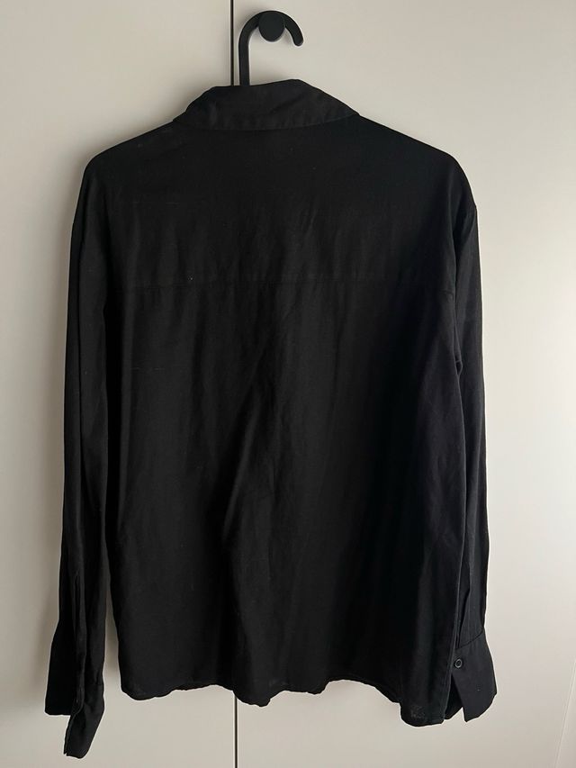 Camisa de lino negra