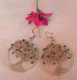 Pendientes artesanales con diseño árbol de la vida