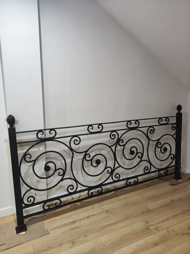 Barandilla de forja negra
