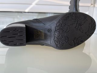 Botines de piel negros