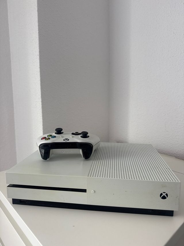 Xbox One S Blanca + Mando + HDMI
