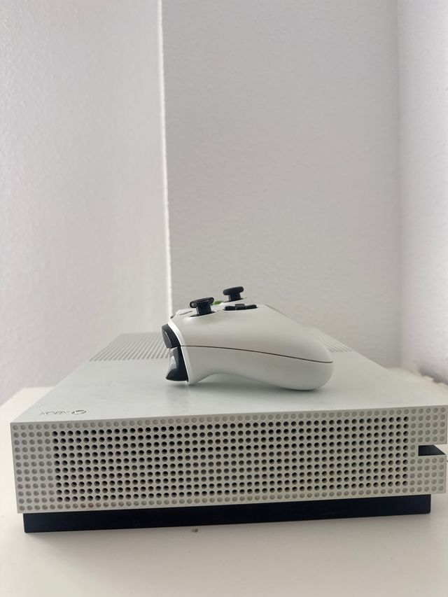 Xbox One S Blanca + Mando + HDMI