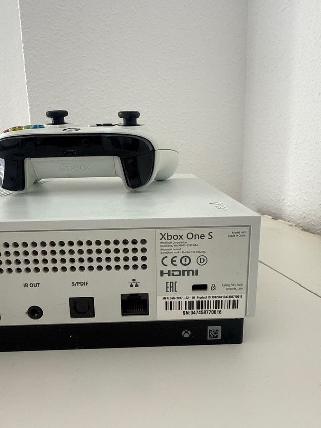 Xbox One S Blanca + Mando + HDMI