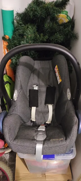 Maxi-Cosi Cabriofix + Base isofix