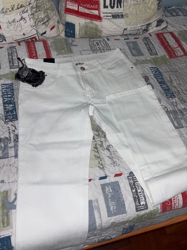 Pantalón vaquero blanco mujer