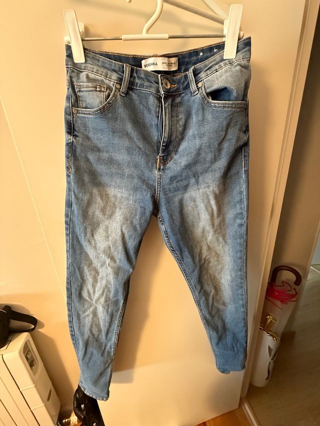 Pantalón vaquero Bershka azul