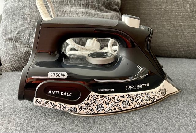 Plancha Rowenta 2750W Diseño Floral