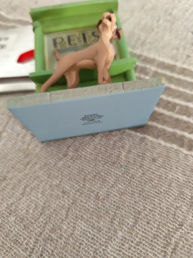 Adorno Disney dama y vagabundo.