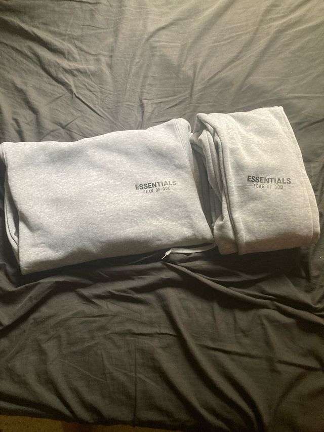 Chandal ESSENTIALS gris talla S PRECIO DEBATIBLE