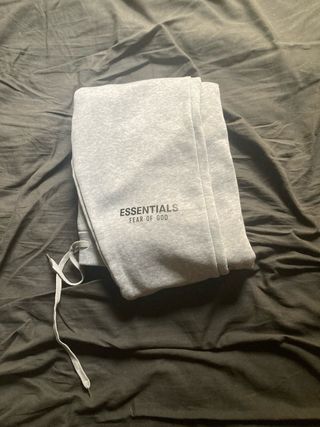 Chandal ESSENTIALS gris talla S PRECIO DEBATIBLE