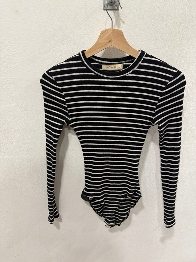 Body rayas blanco y negro