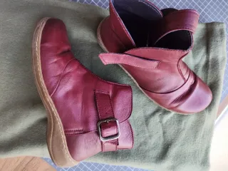 Botines de piel burdeos