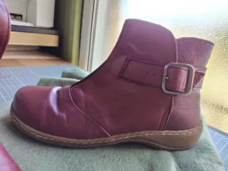 Botines de piel burdeos