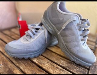 Zapatillas Nike grises nuevas