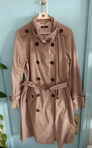 Gabardina Beige Talla 44 cómo nueva