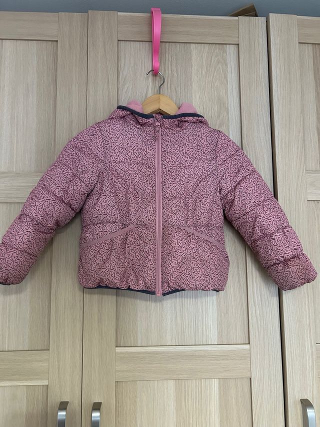 Abrigo acolchado niña estampado